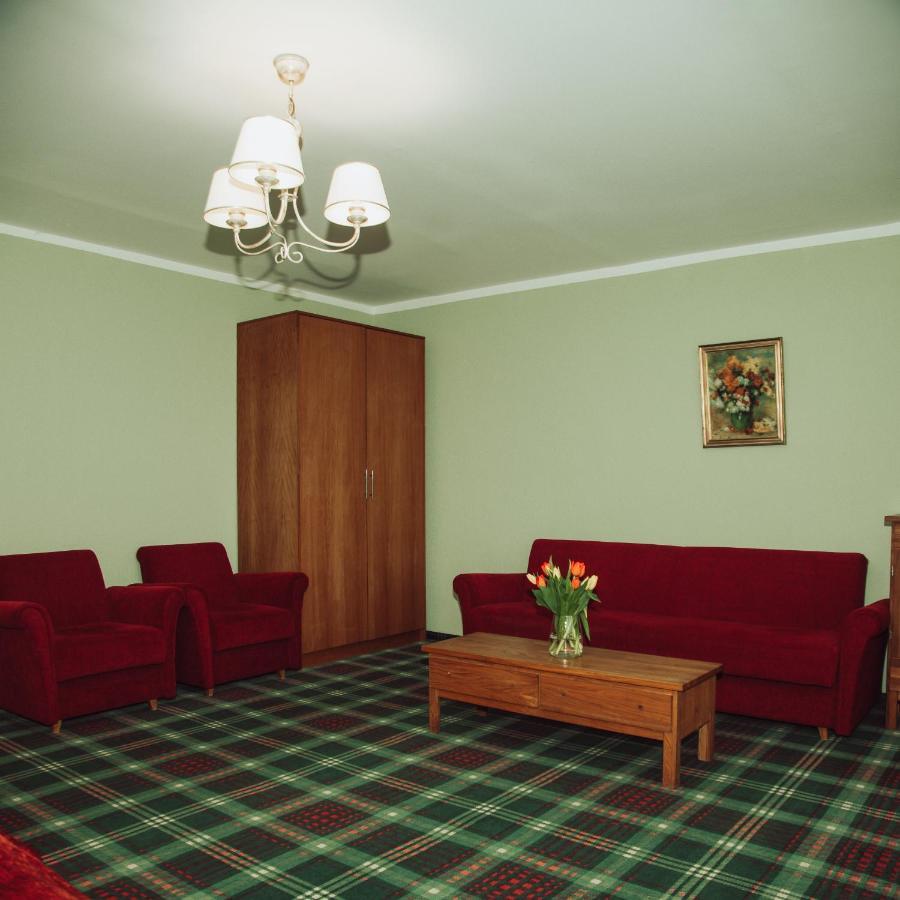 Taujenu Dvaro Sveciu Namai Towiany Exteriér fotografie
