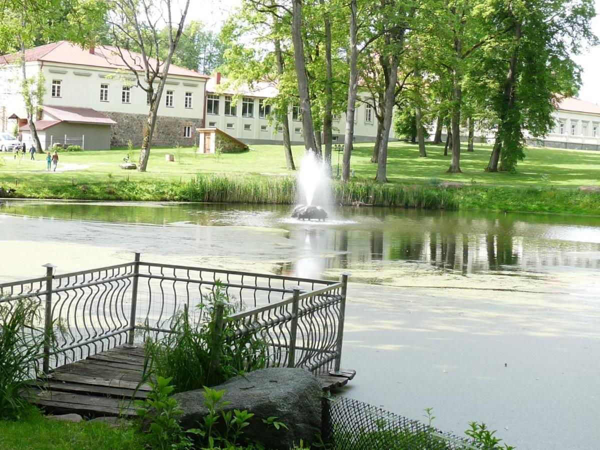 Taujenu Dvaro Sveciu Namai Towiany Exteriér fotografie