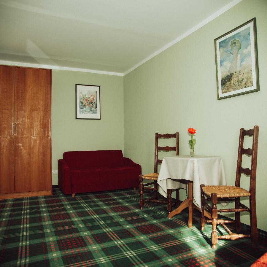 Taujenu Dvaro Sveciu Namai Towiany Exteriér fotografie