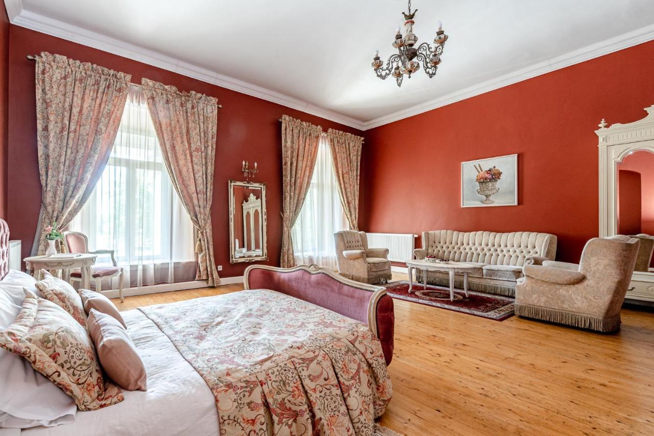Taujenu Dvaro Sveciu Namai Towiany Exteriér fotografie