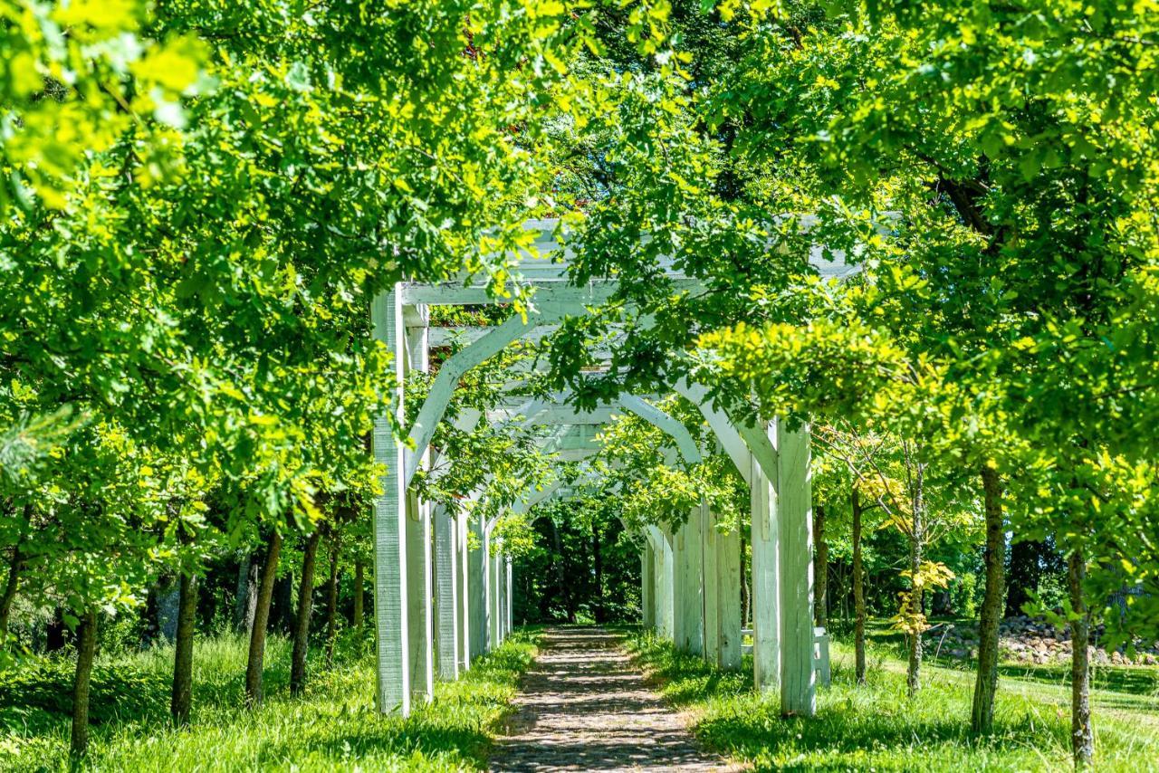 Taujenu Dvaro Sveciu Namai Towiany Exteriér fotografie