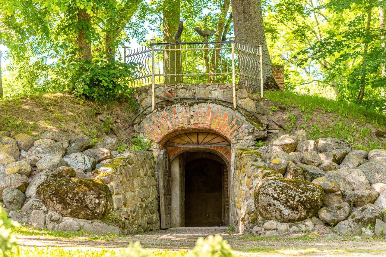 Taujenu Dvaro Sveciu Namai Towiany Exteriér fotografie